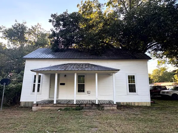 112 N 5th St, Paris, AR 72855