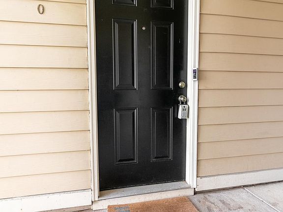 2nd image of 15311 Diamond Cove Ter #5