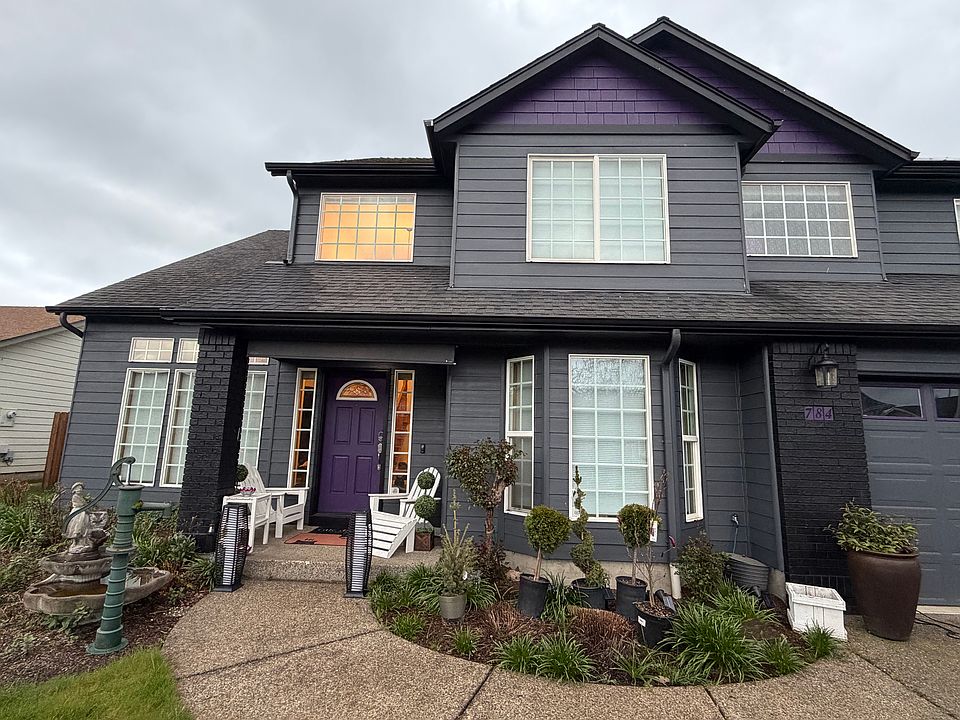 1st image of 784 SE Muir Ln