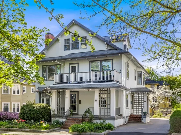 35 Russell St #1, Brookline, MA 02446