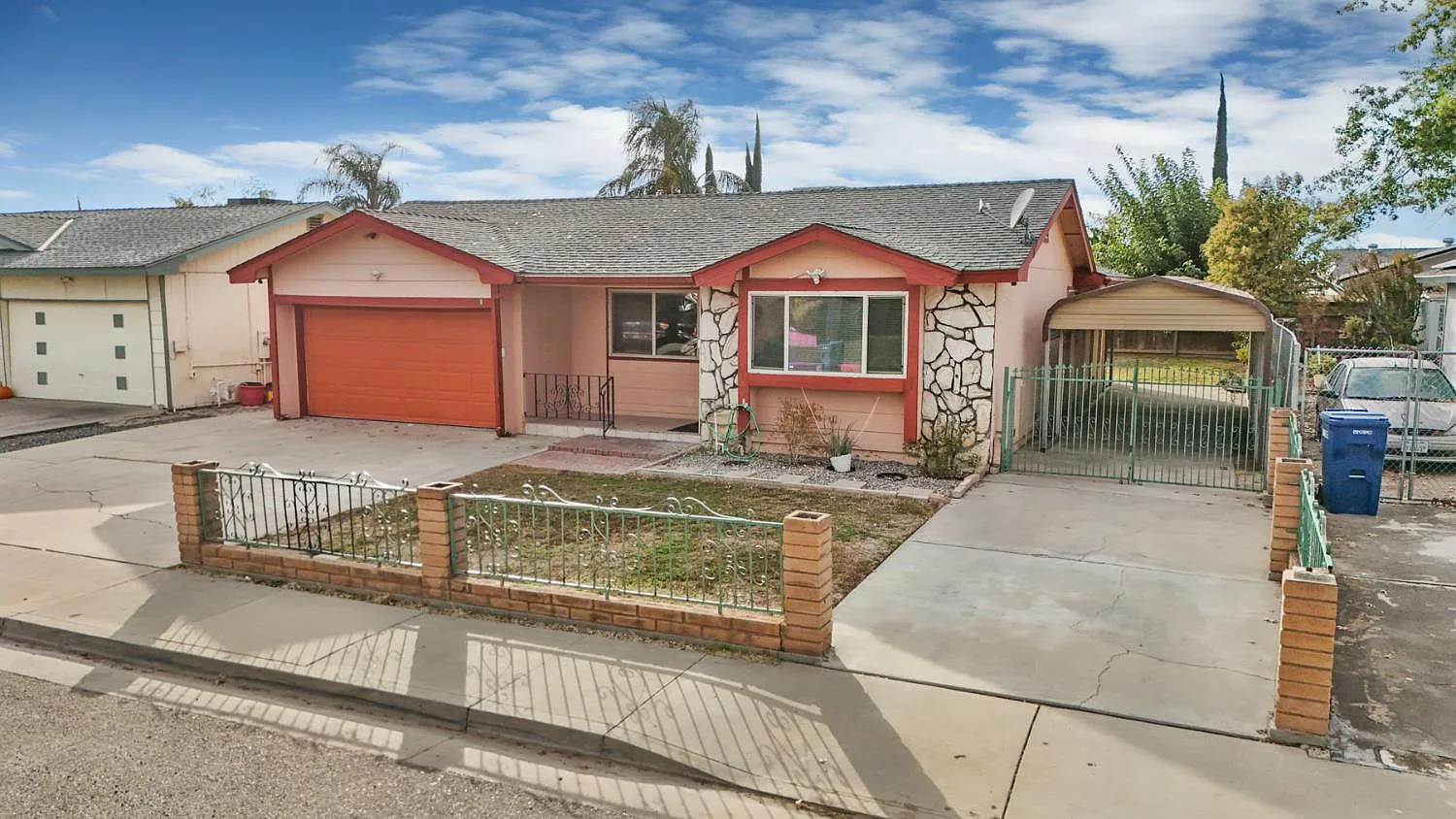 2443 Fern St photo 1