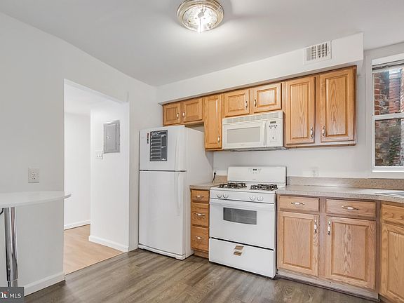 3rd image of 814 11th St NE APT A