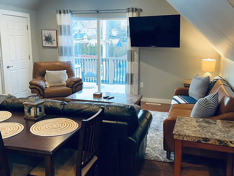 419 W Vine St #421 — Photo 2
