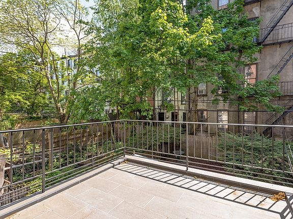 5th image of 484 2nd St #1
