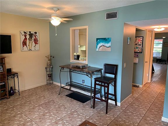 4th image of 2459 Columbia Dr APT 7