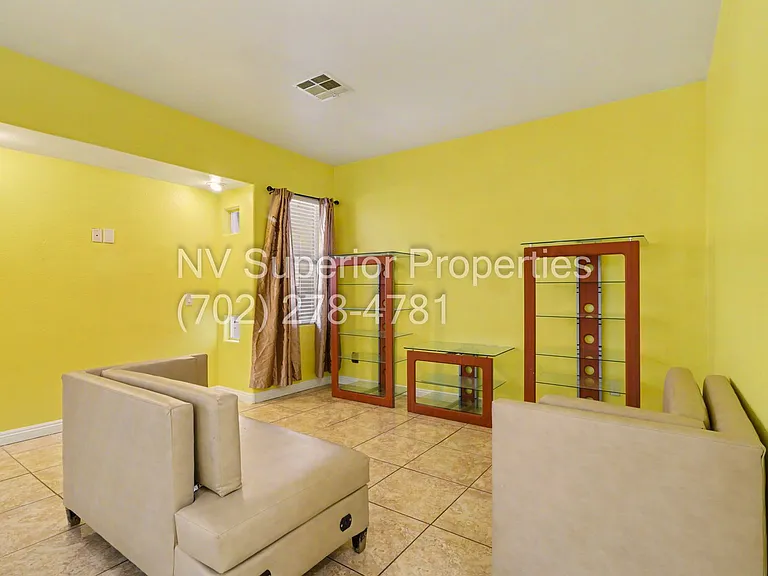 7929 Dana Maple Ct — Photo 12