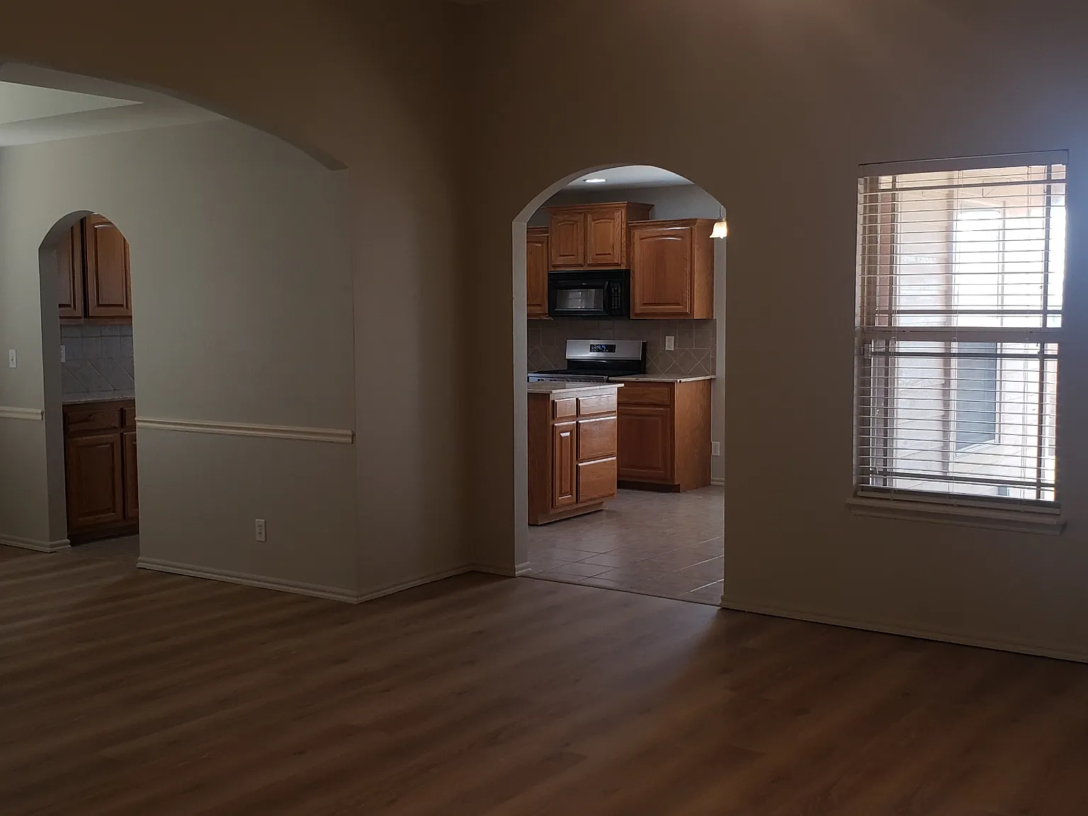 4 bed, 1921 sqft, $2,125 — Photo 4