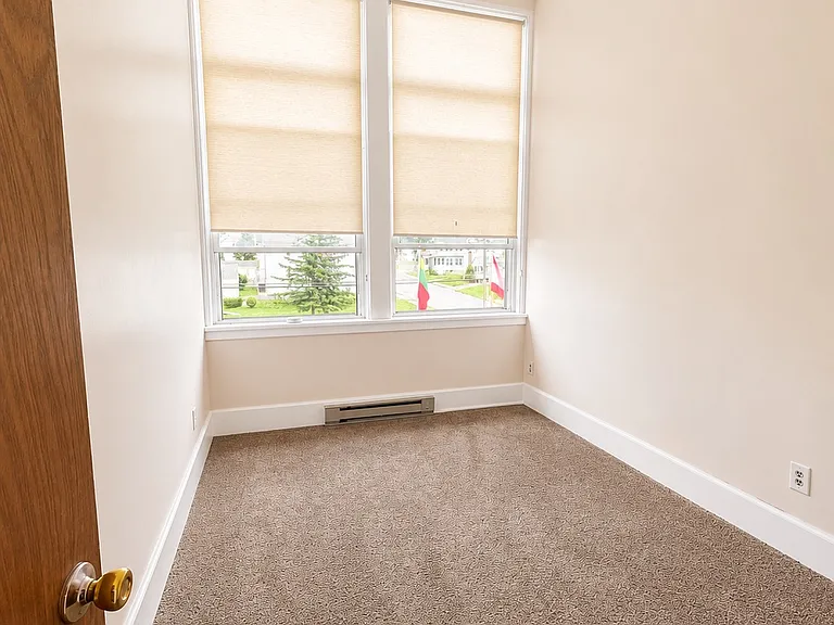 400 Vrooman Ave #302 — Photo 5