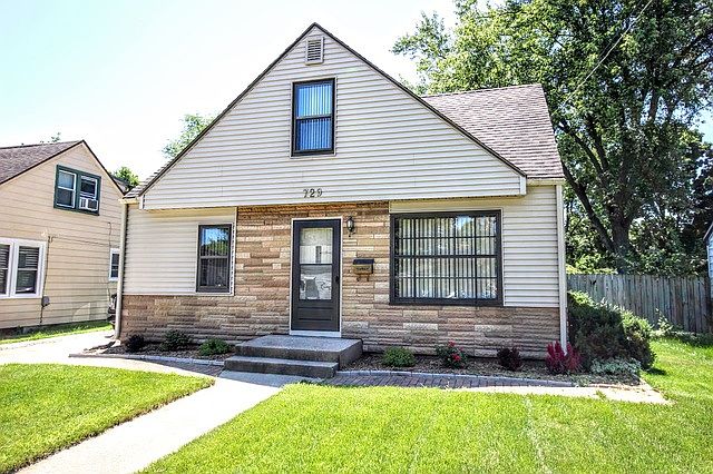 1st image of 729 Merrill Ave