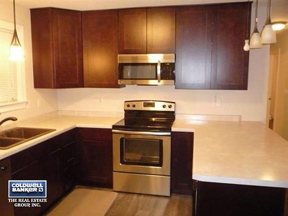 3rd image of 1002 White River Dr