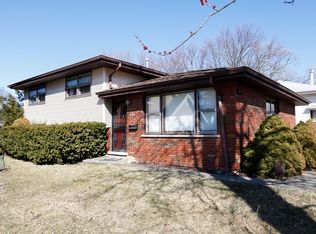 15 Norton Dr, Lemont, IL