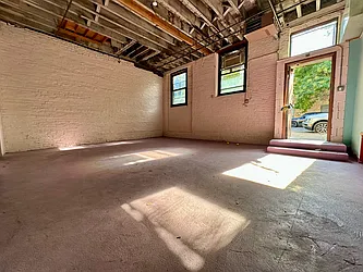 Rented by R New York