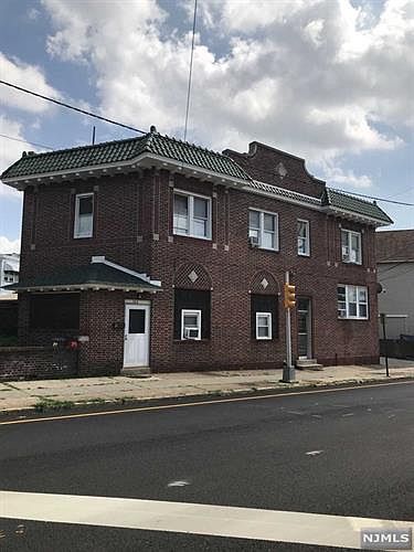 1st image of 104 Midland Ave APT 2