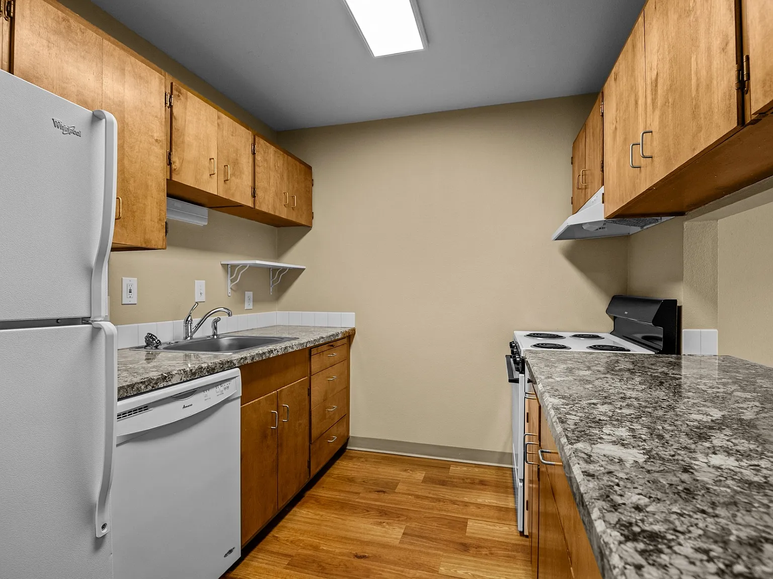 Sycamore Apartments — Photo 3