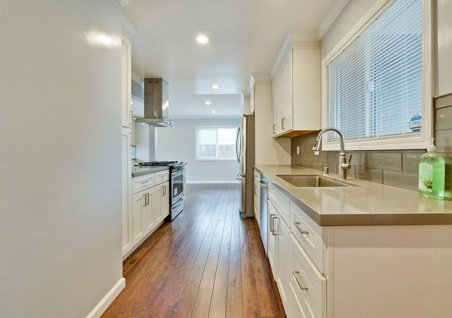Excellent 4 bed 2 Bath Home! — Photo 4