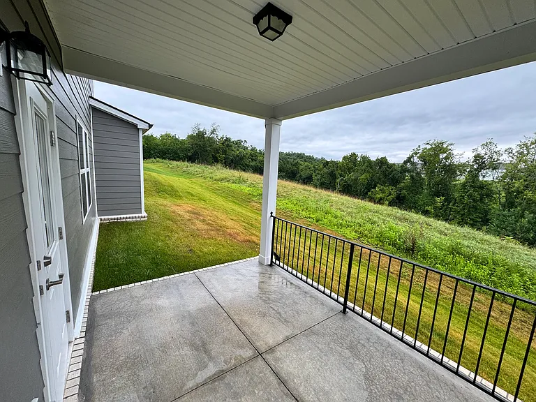 484 Jet Stream Dr — Photo 31