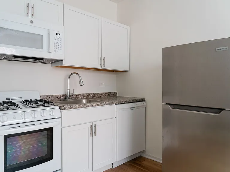Kenmore — Photo 6