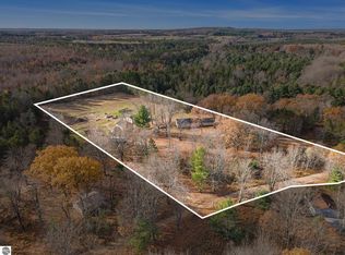 330 E Trl SE, Kalkaska, MI 49646