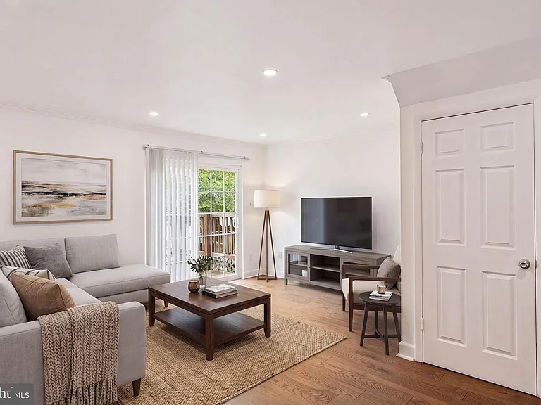3820 Rolling Way — Photo 15