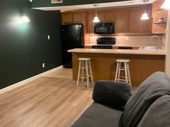 433 W Broadway St #1, Highland, IL 62249