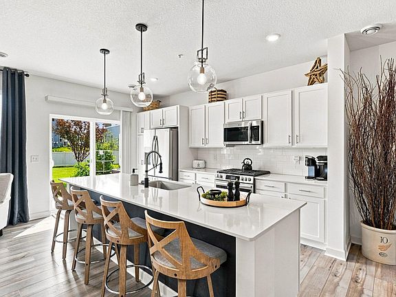 2nd image of 1505 Camden Ct