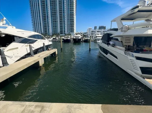 17111 Biscayne Blvd, North Miami Beach, FL 33160