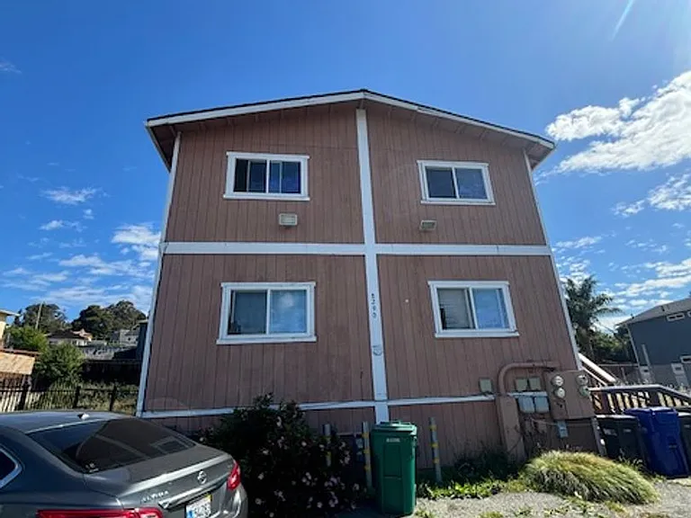 8290 Macarthur Blvd Lease Only — Photo 7