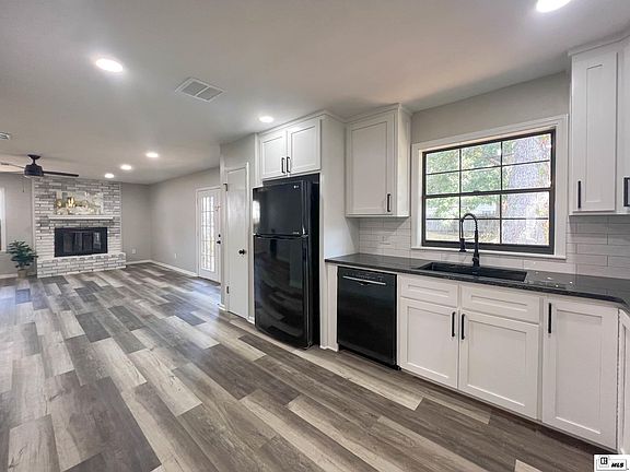 4th image of 304 Crystal Dr