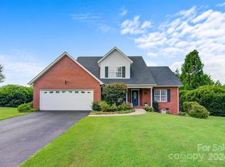 4005 Brickfield St, Hickory, NC 28602