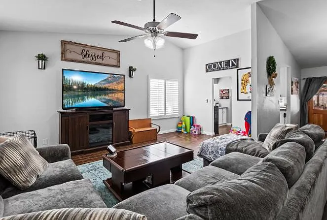 4737 Alojar Ln — Photo 2