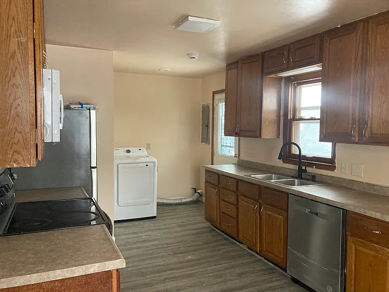 1409 Mittendorf Dr — Photo 16