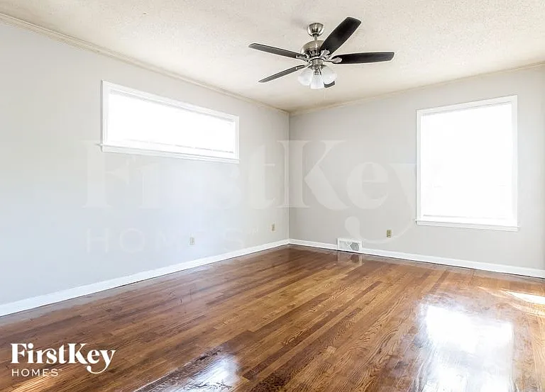 4560 Parkwood Rd — Photo 12