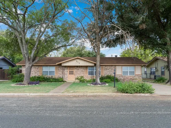 614 S Columbus St, Fredericksburg, TX 78624