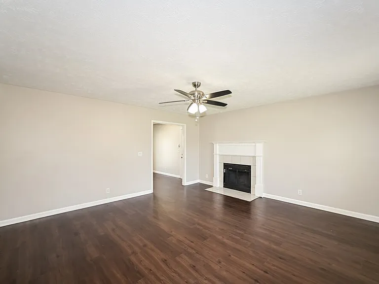2834 Wellington Pl — Photo 4