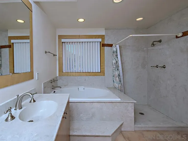 31598 Afton Farms Ln — Photo 16
