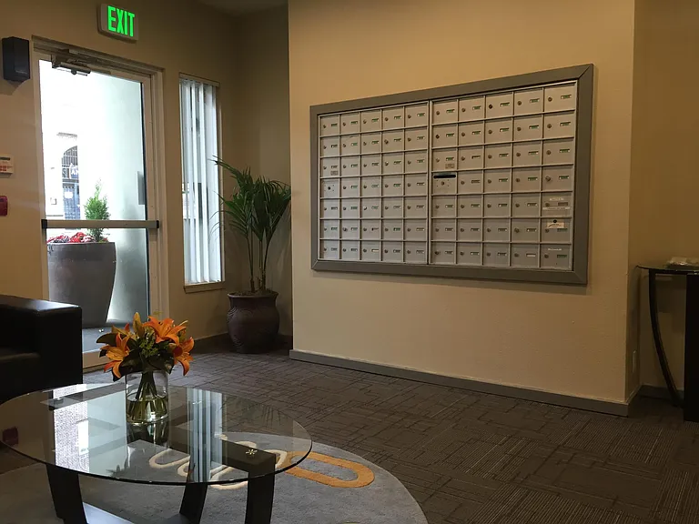 Capitol Steps Apartments & Furnished Suites — Photo 7