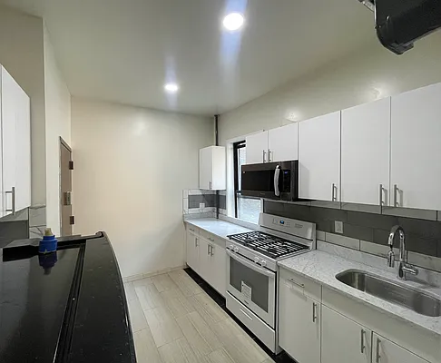 Rented by Eight Horse Realty | media 9