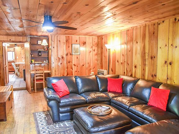 2nd image of 33 Beaver Park Rd