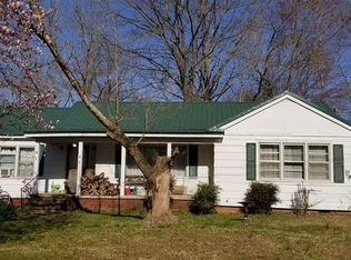5205 Broad St, Trezevant, TN 38258
