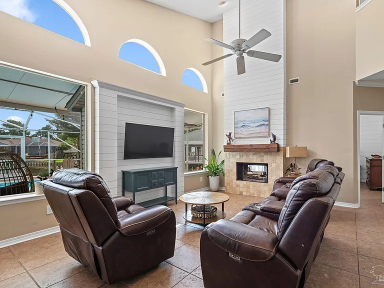 1672 Kauai Ct — Photo 12