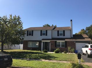 13 Dawn Rd, Levittown, PA 19056