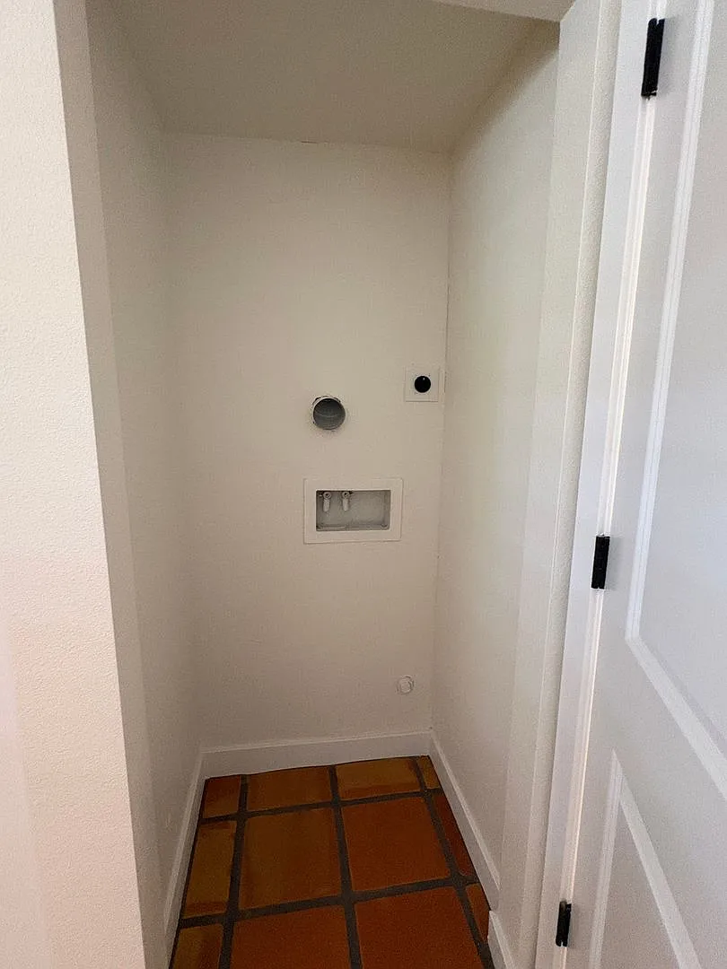 1867 E University Dr — Photo 4