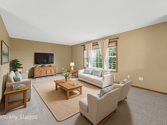4th image of 401 Denise Dr