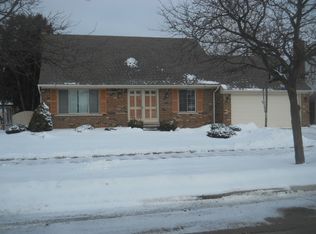 25844 Wolverine St, Brownstown, MI 48134