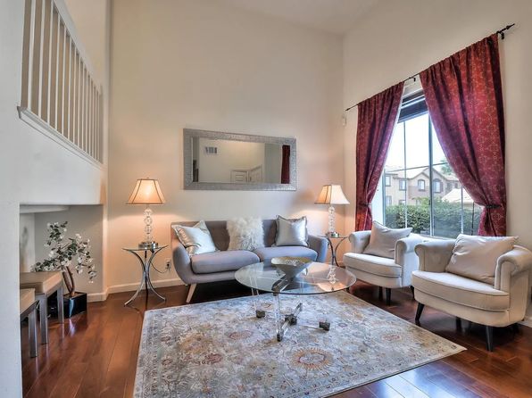 3271 Shiraz Pl