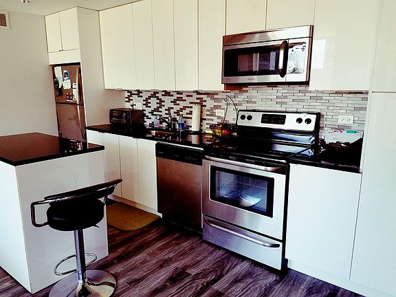 5th image of 4343 N Clarendon Ave APT 2002