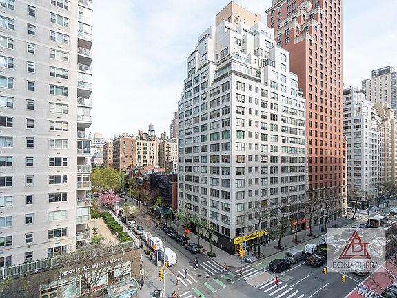 3rd image of 200 E 69th St APT 8A