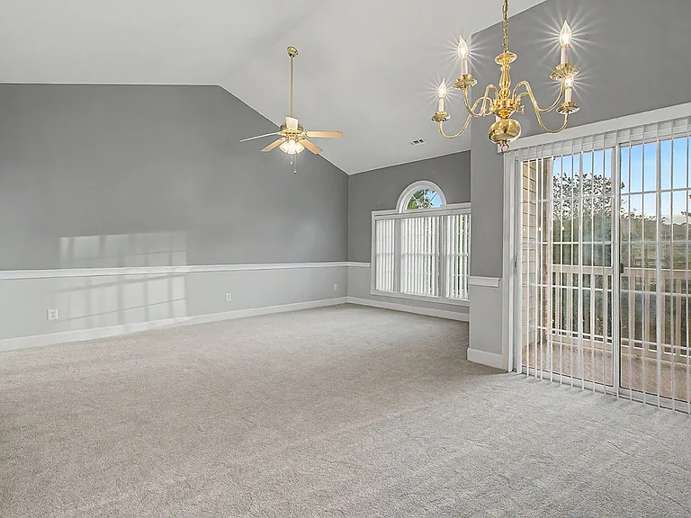 670 Riverwalk Dr #302 — Photo 8