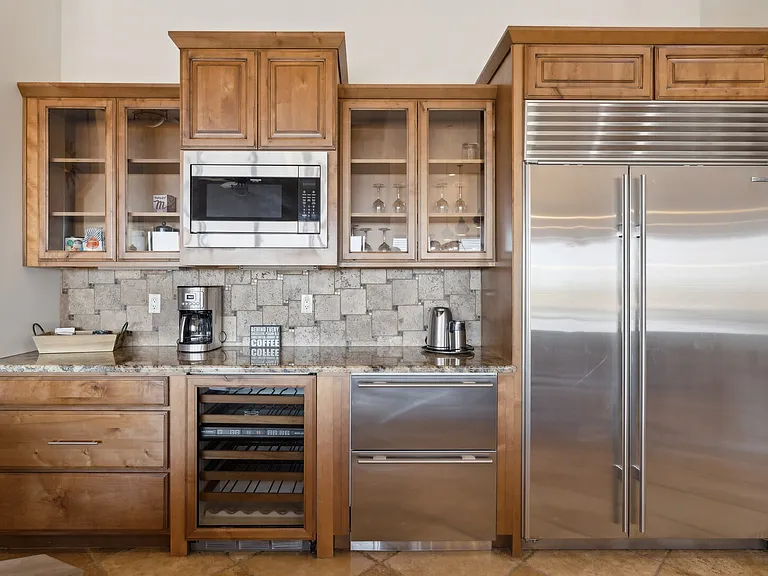 E Cavedale Dr — Photo 12