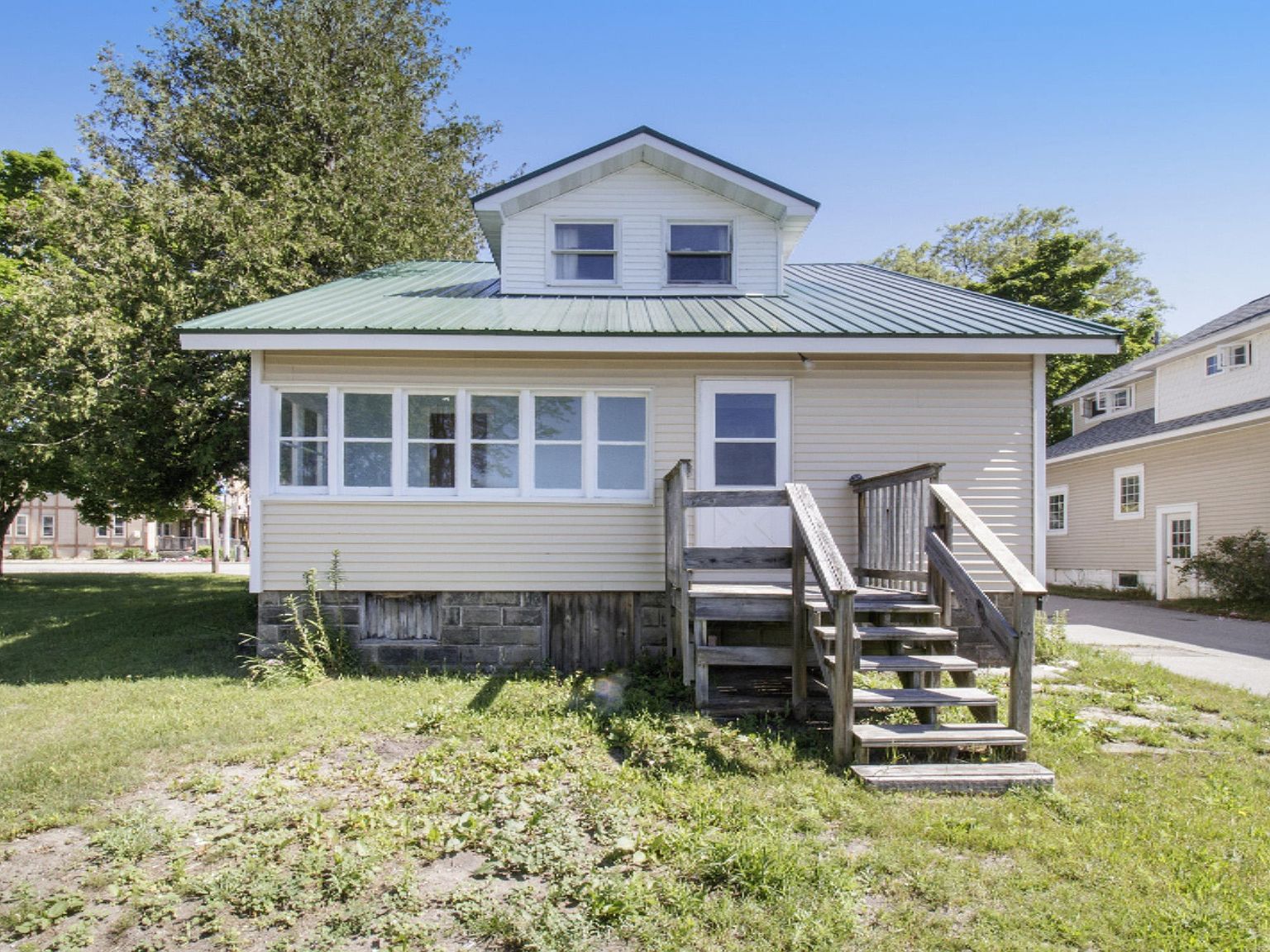 5117 Main St, Onekama, MI 49675 Zillow